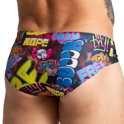 Graffiti Swim Brief vista frontal de Gigo Underwear