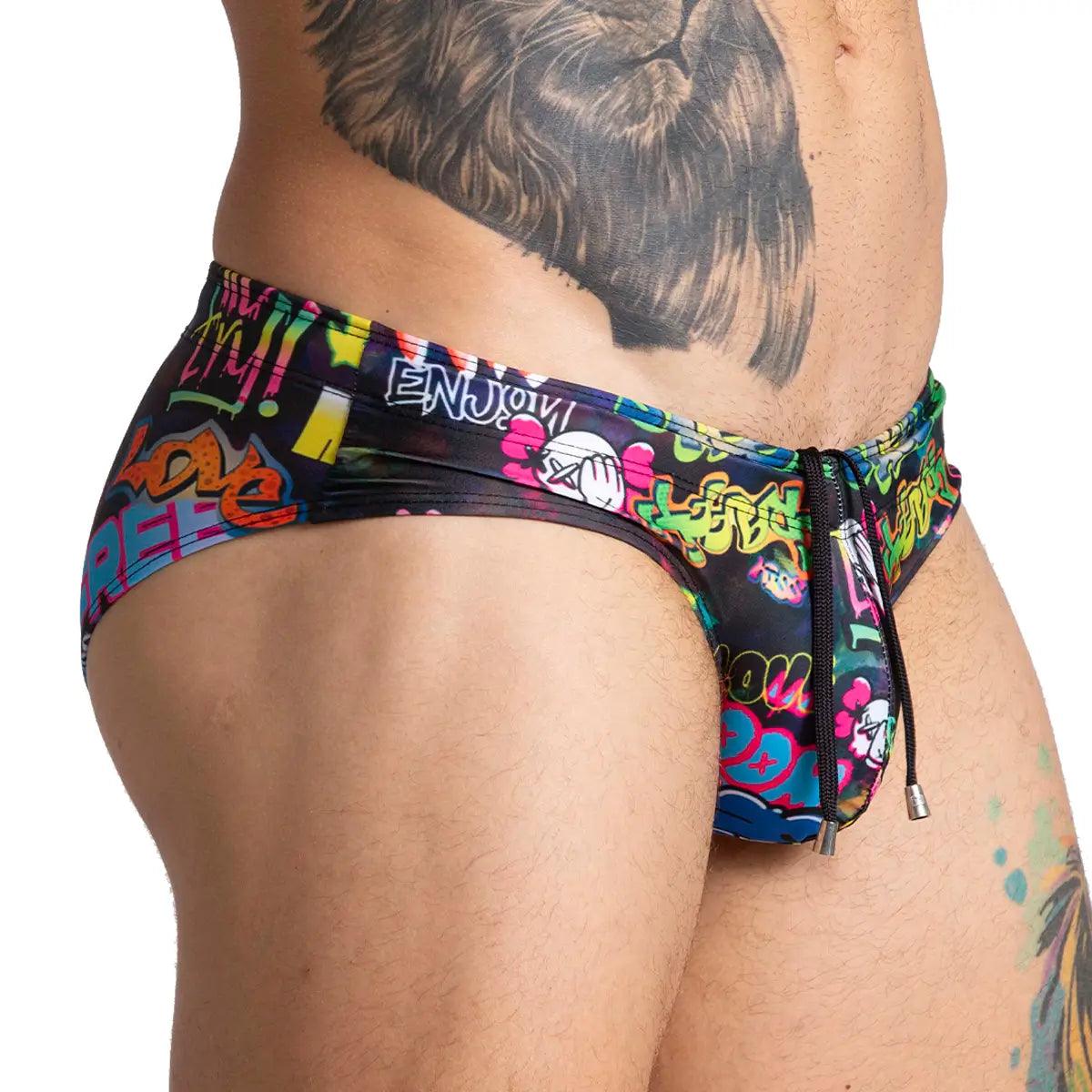 GRAFFITI SWIM BRIEF - Tanga de baño estampado para hombres