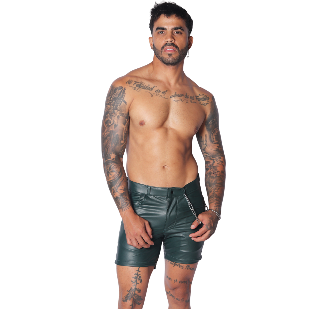 Hide Green Short en modelo de Gigo Underwear
