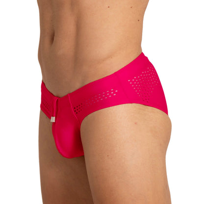 Hole Red Swim Brief vista frontal de Gigo Underwear