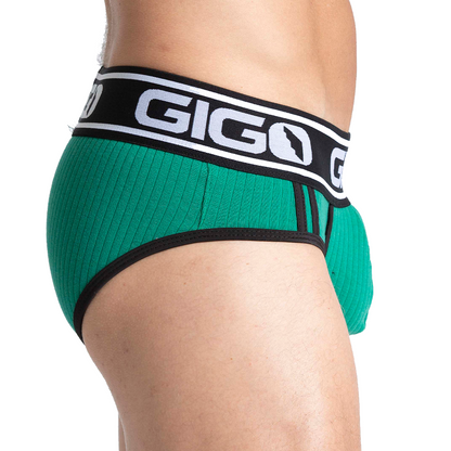 Khanal Green Brief en modelo de Gigo Underwear