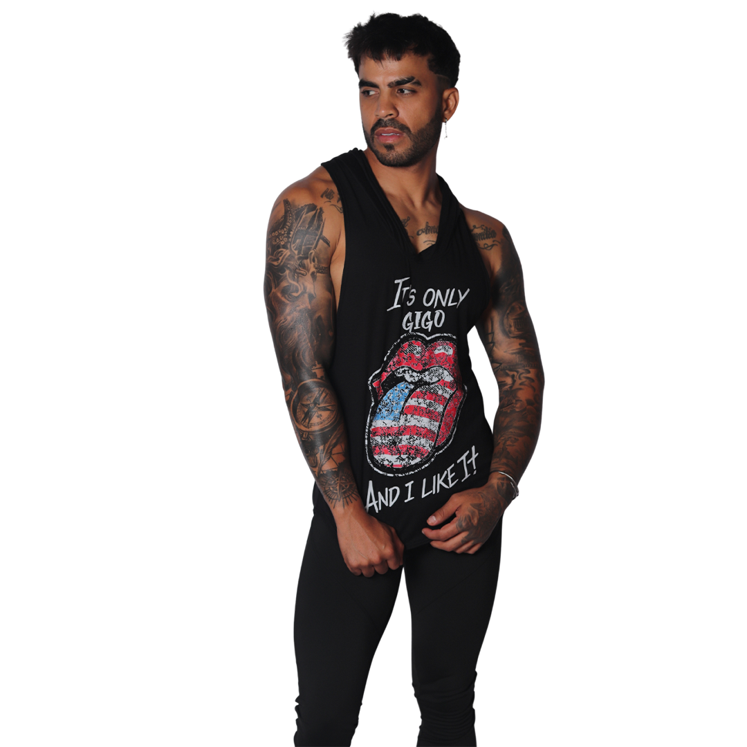 Lips Hoody Tshirt en modelo de Gigo Underwear