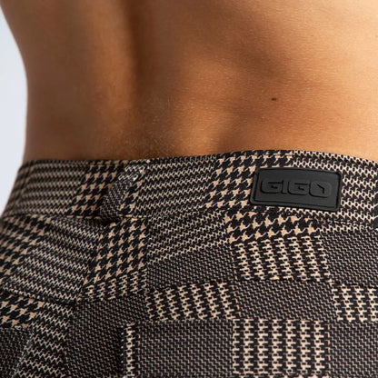 Mountain Brown Short en modelo de Gigo Underwear