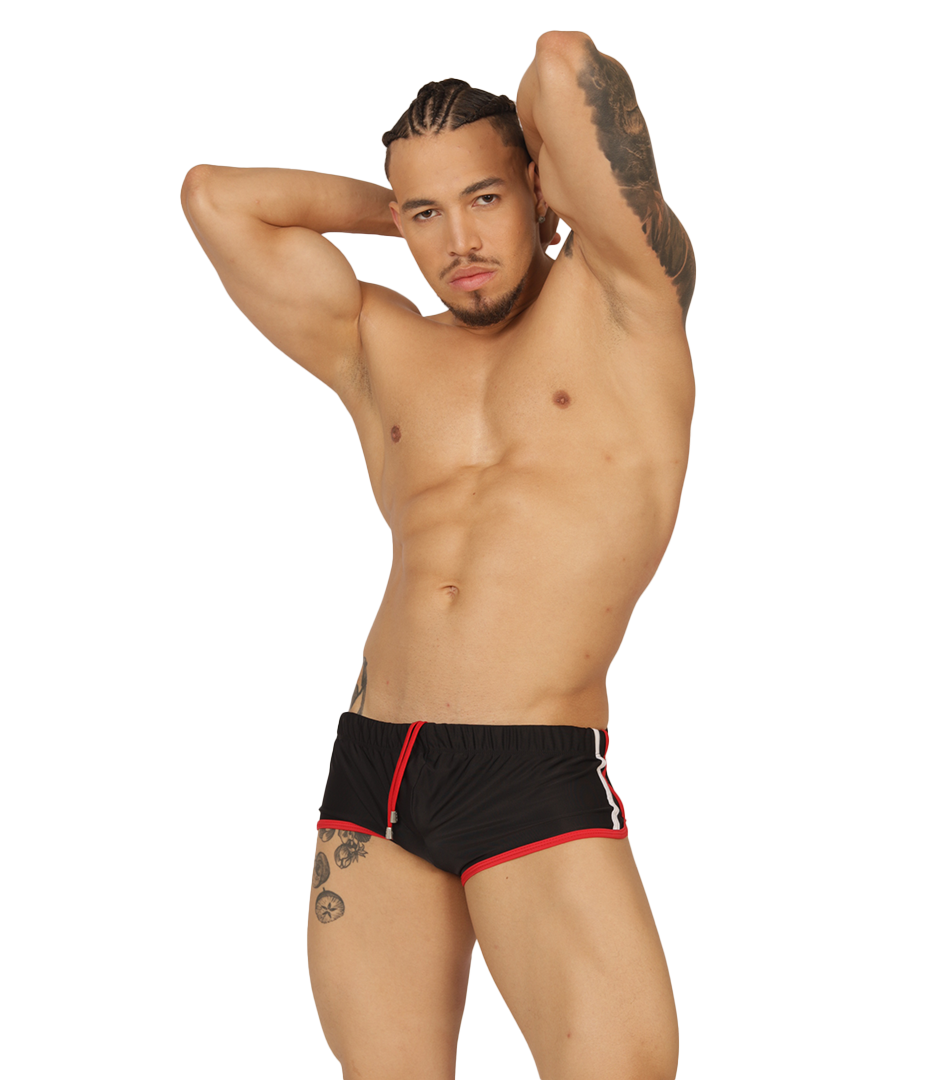 Nice Black Swim Trunk en modelo de Gigo Underwear