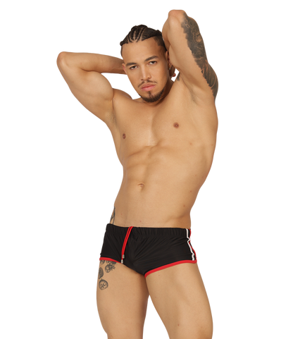 Nice Black Swim Trunk en modelo de Gigo Underwear