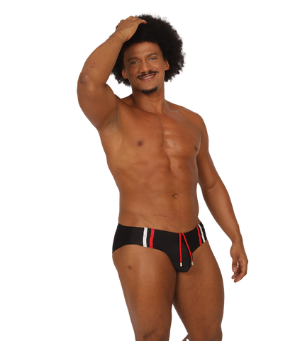 Nice Black Swimbrief en modelo de Gigo Underwear