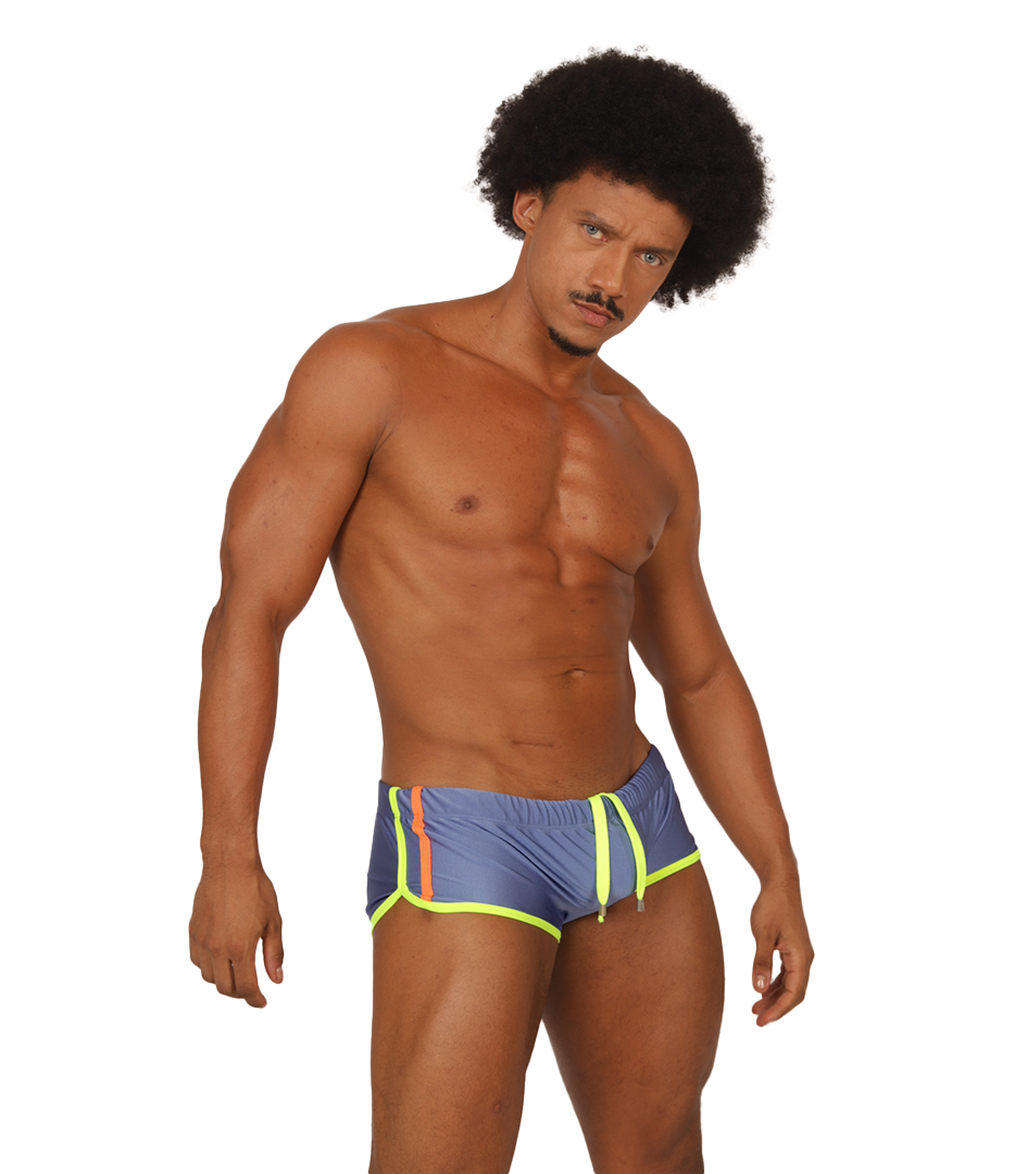 Nice Blue Swim Trunk en modelo de Gigo Underwear