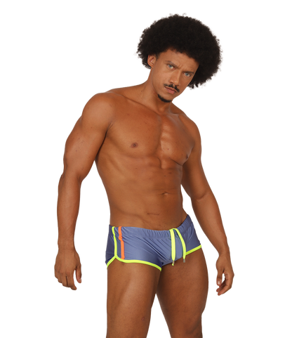 Nice Blue Swim Trunk en modelo de Gigo Underwear