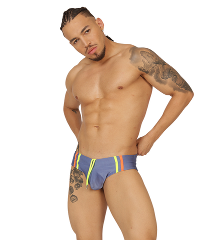 Nice Blue Swimbrief en modelo de Gigo Underwear
