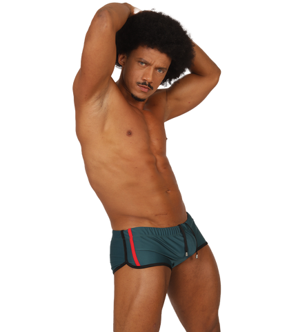 Nice Green Swim Trunk en modelo de Gigo Underwear