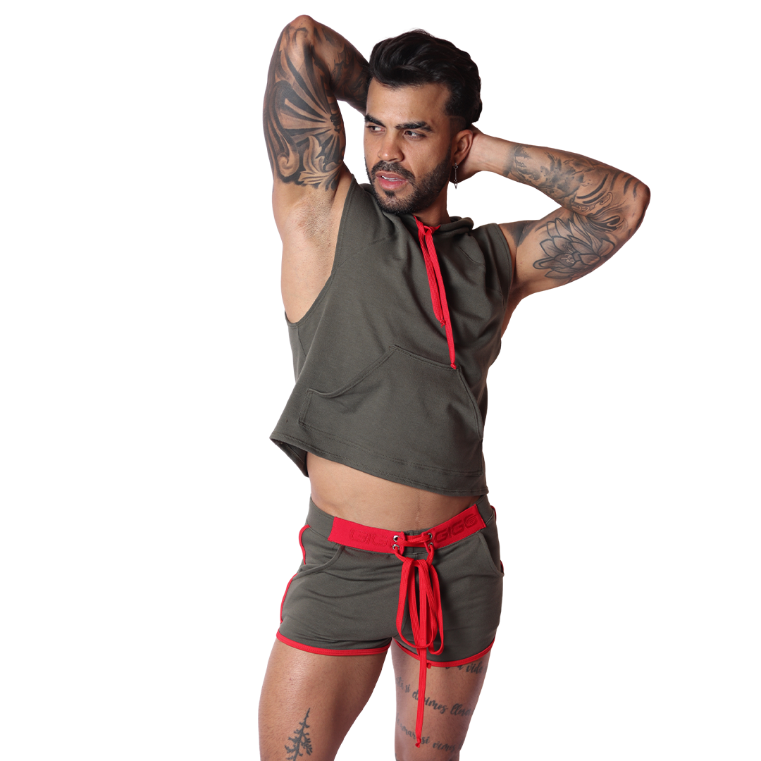 Nafts Green Hoody T Shirt en modelo de Gigo Underwear