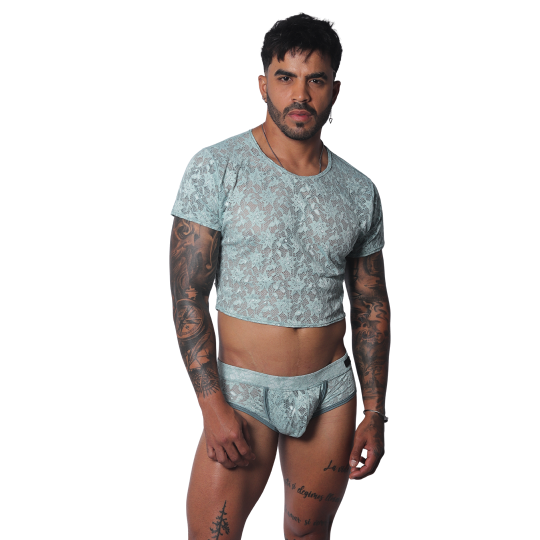 Prolix Aqua Croop Top en modelo de Gigo Underwear