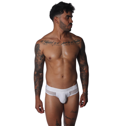 Provocative White Brief en modelo de Gigo Underwear