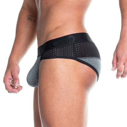 Prudence Black Brief vista frontal de Gigo Underwear
