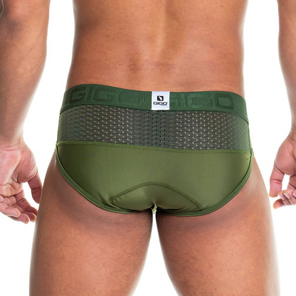 Prudence Green Brief en modelo de Gigo Underwear