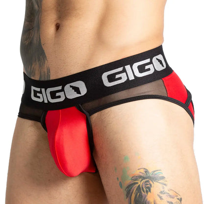Purity Red Brief Jock en modelo de Gigo Underwear