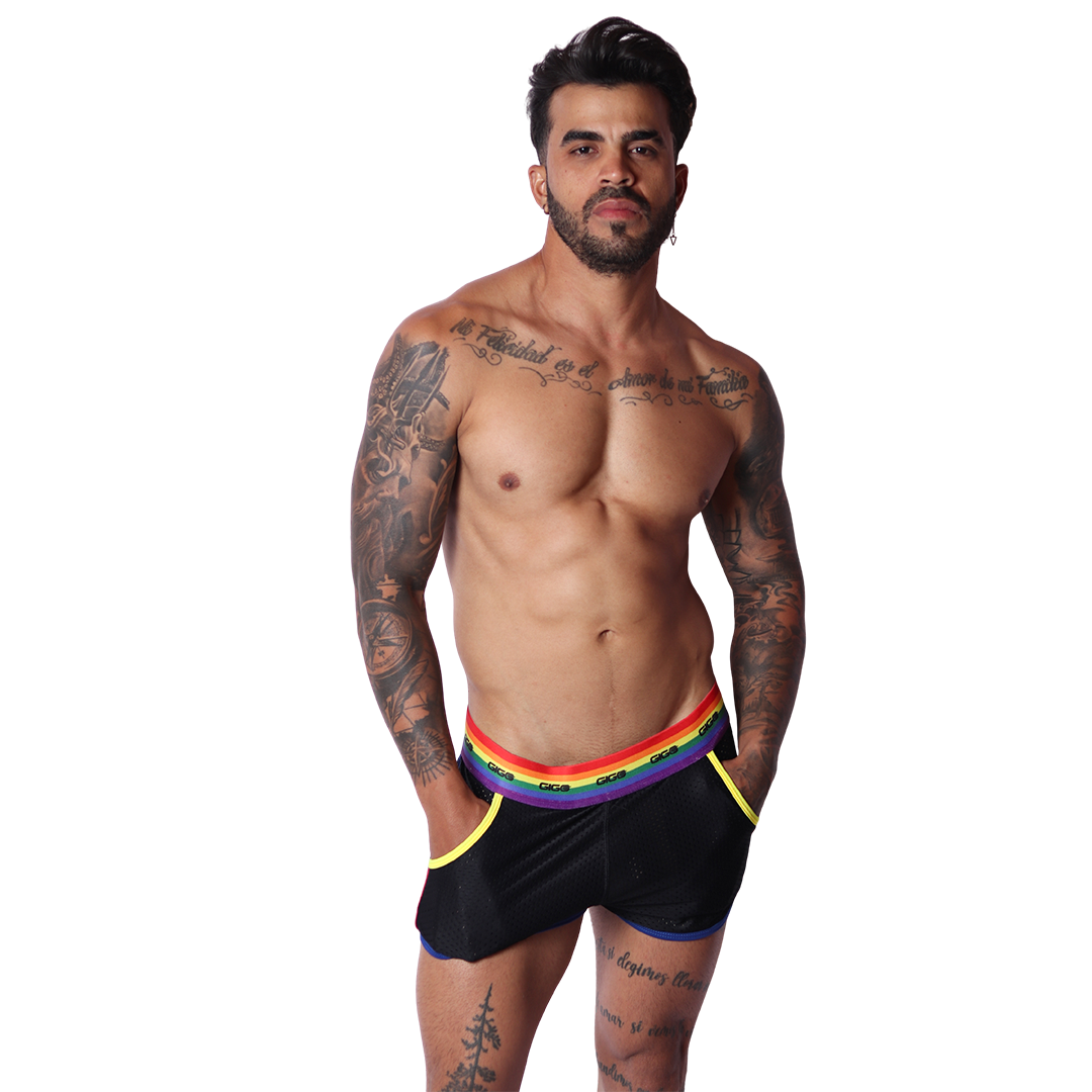 Pride Shorts en modelo de Gigo Underwear