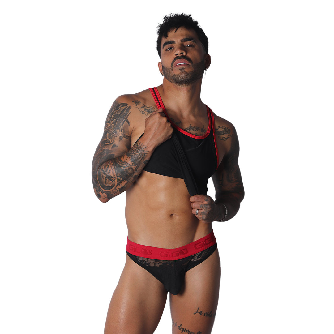 Romantic Black Tank en modelo de Gigo Underwear