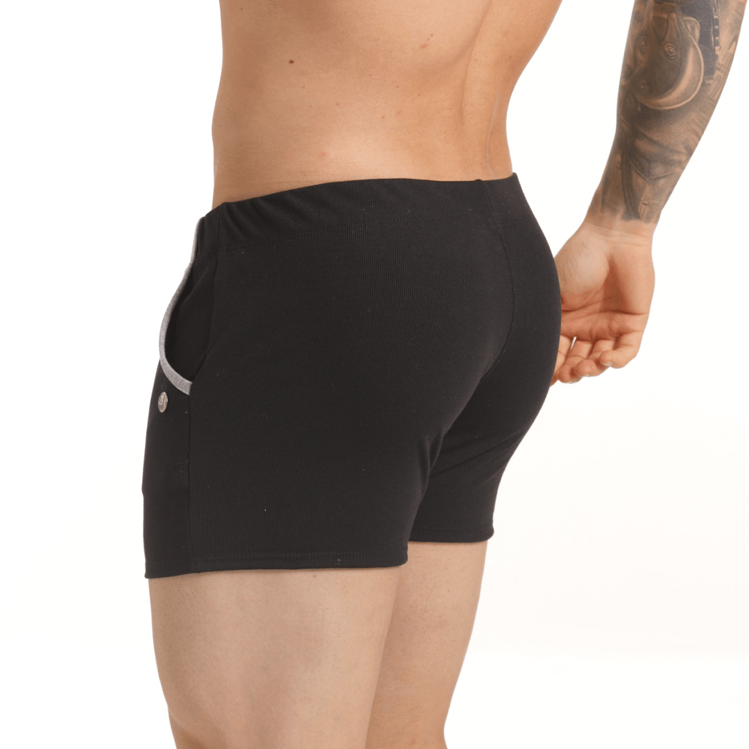 SCANALING BLACK SHORT - Pantaloneta corta negra para hombres