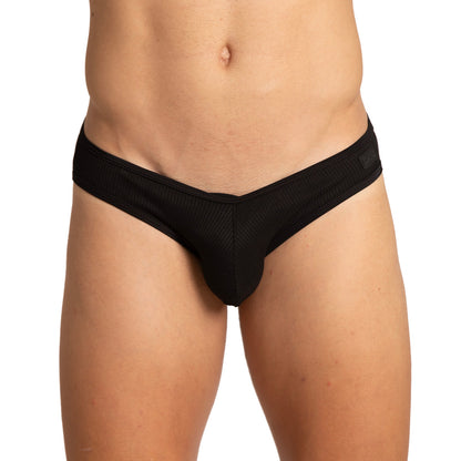 Soft Black Brief en modelo de Gigo Underwear