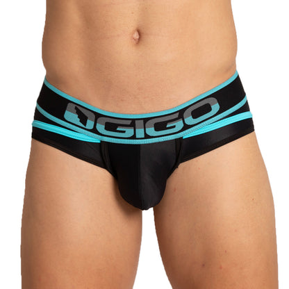 Style Black Brief en modelo de Gigo Underwear