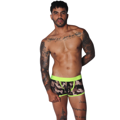 Trend Yellow Trunk en modelo de Gigo Underwear