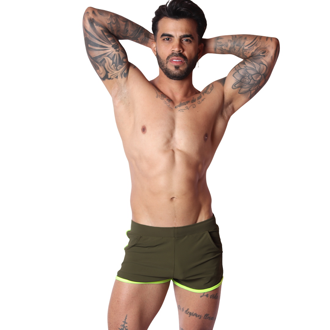 Typerhot Green Shorts en modelo de Gigo Underwear