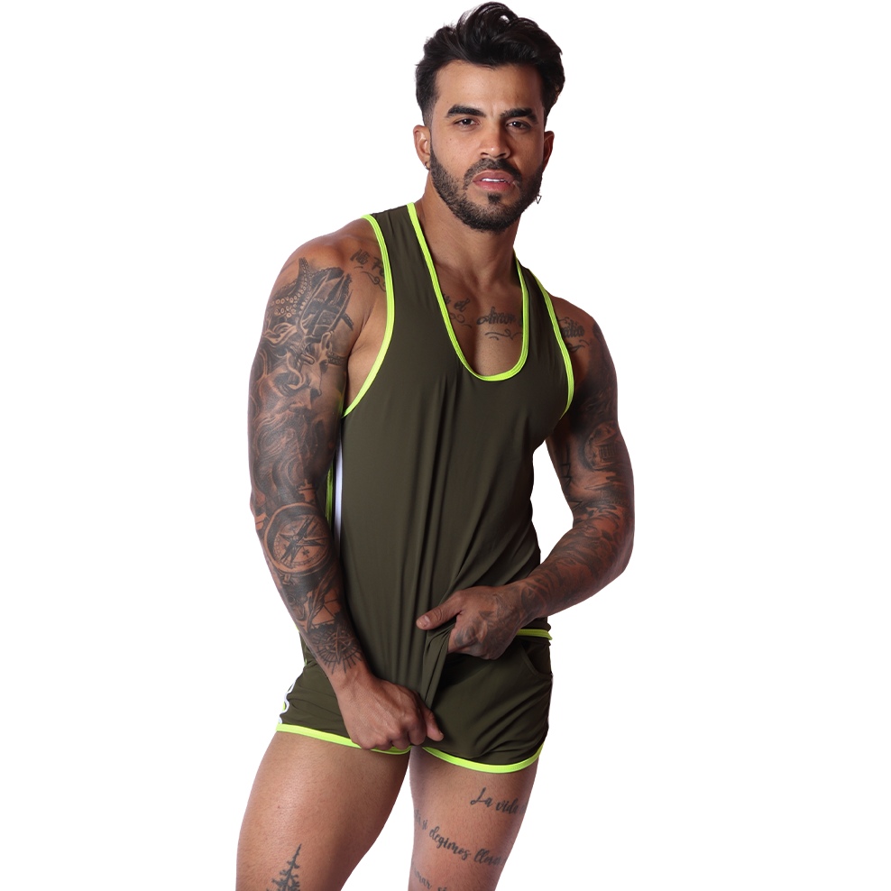 Typerhot Green Tank en modelo de Gigo Underwear